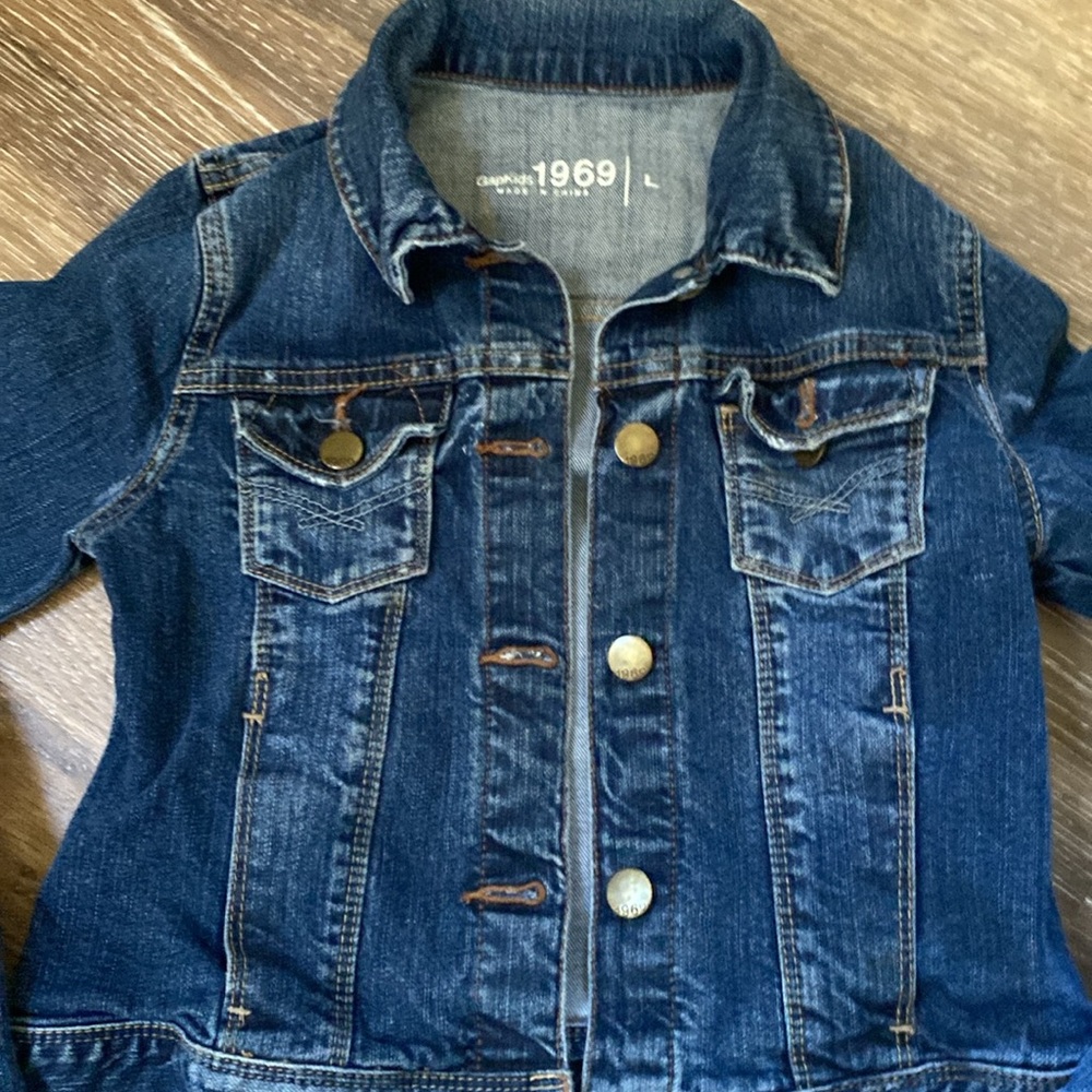 Gap jean jacket Kids size large